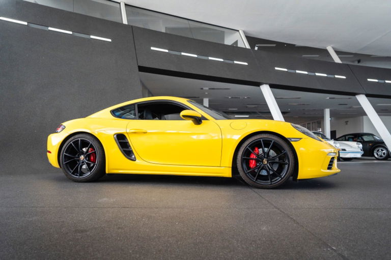 Porsche 718 Cayman S
