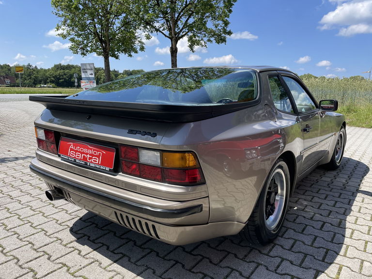 Porsche 944 Coupé