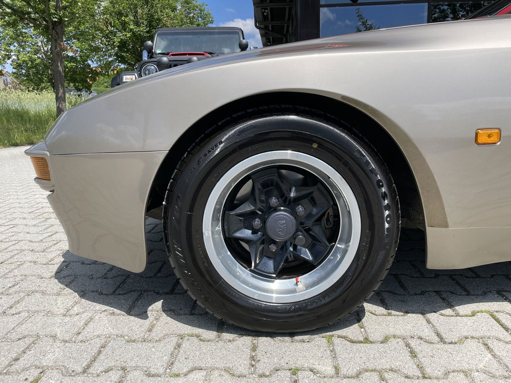 Porsche 944 Coupé