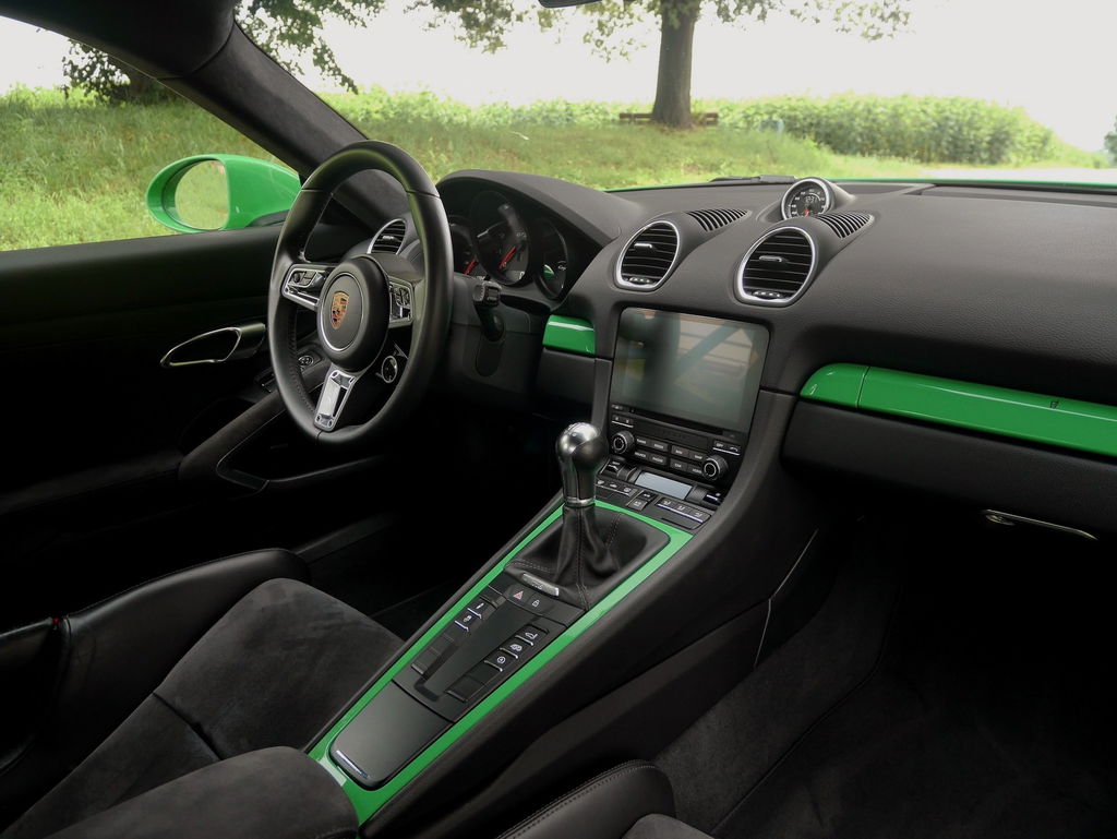 Porsche 718 Cayman GTS 4.0