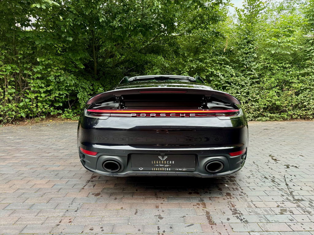 Porsche 992 Carrera