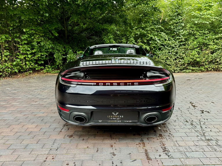 Porsche 992 Carrera