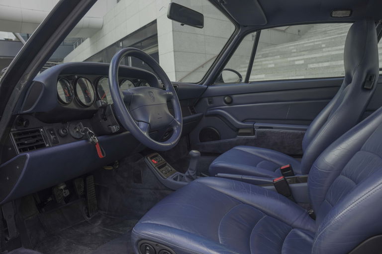 Porsche 993 Carrera 4