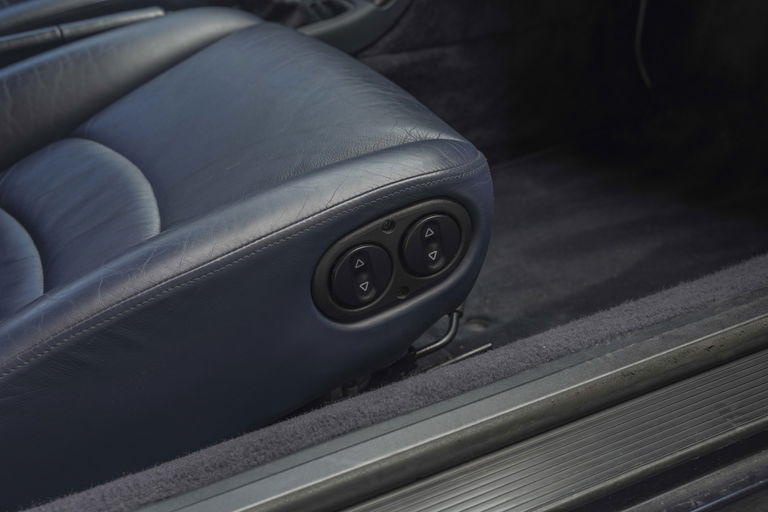 Porsche 993 Carrera 4