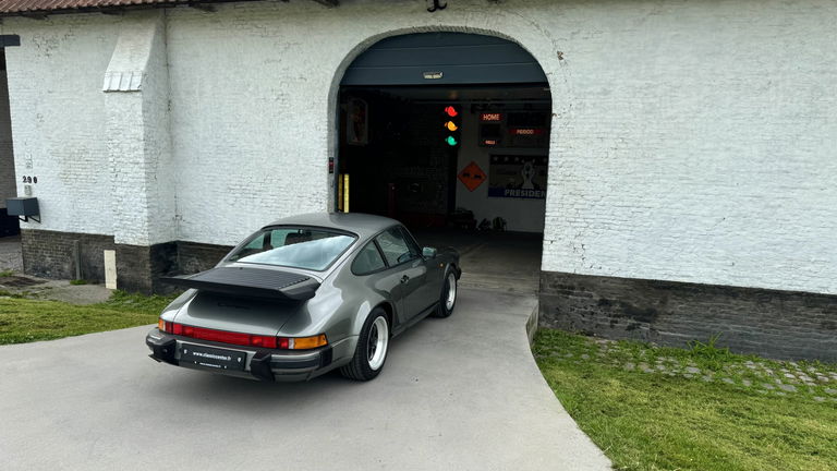 Porsche 911 Carrera 3.2