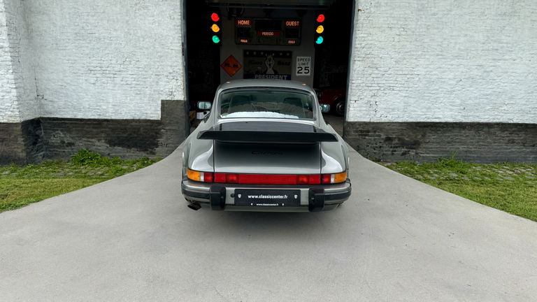 Porsche 911 Carrera 3.2