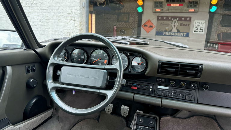 Porsche 911 Carrera 3.2