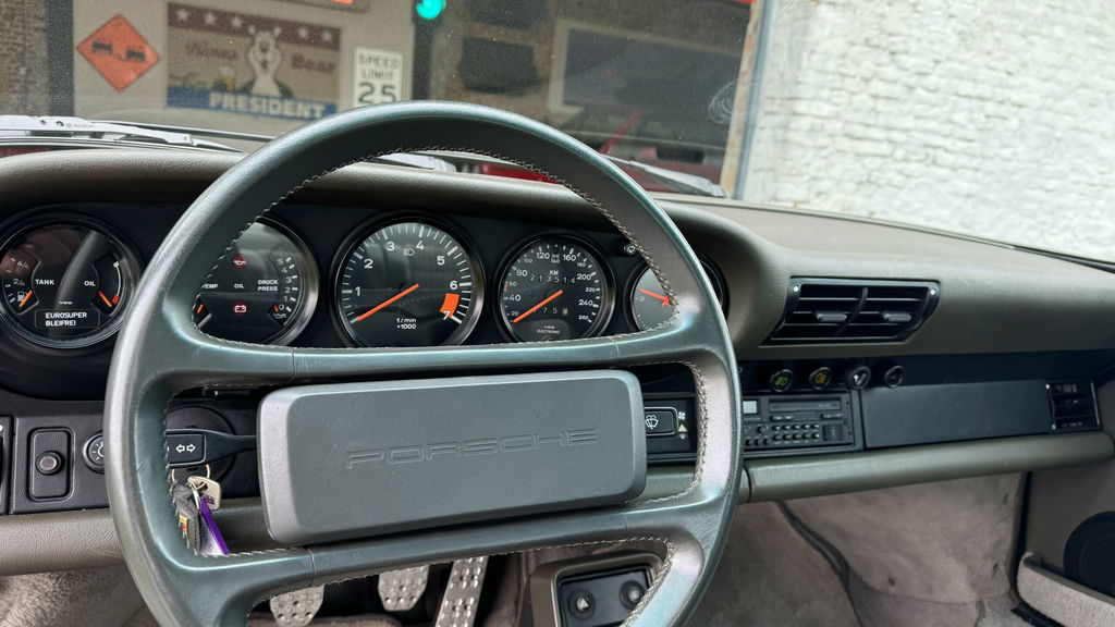 Porsche 911 Carrera 3.2