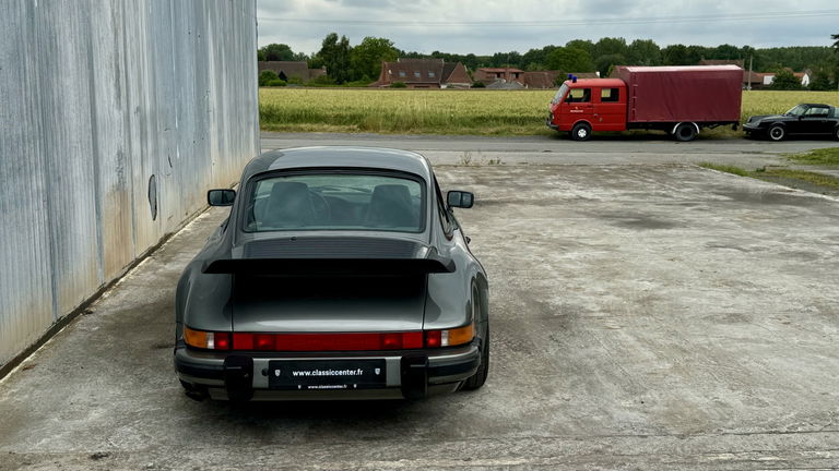 Porsche 911 Carrera 3.2