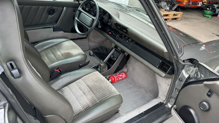 Porsche 911 Carrera 3.2