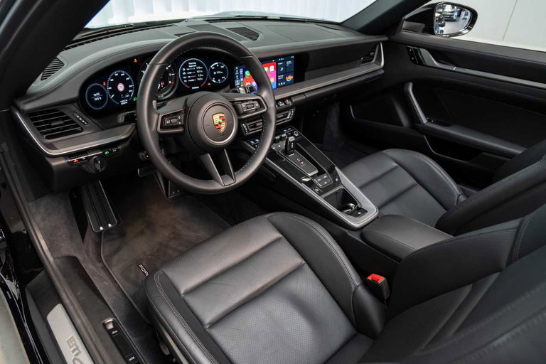 Porsche 992 Carrera