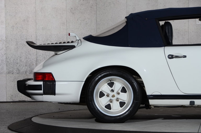 Porsche 911 Carrera 3.2 (US)