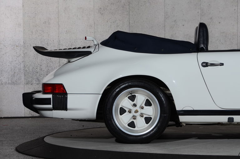 Porsche 911 Carrera 3.2 (US)