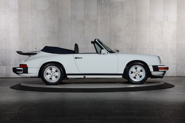 Porsche 911 Carrera 3.2 (US)