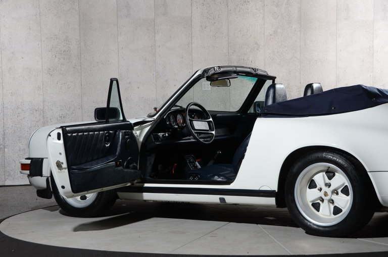 Porsche 911 Carrera 3.2 (US)