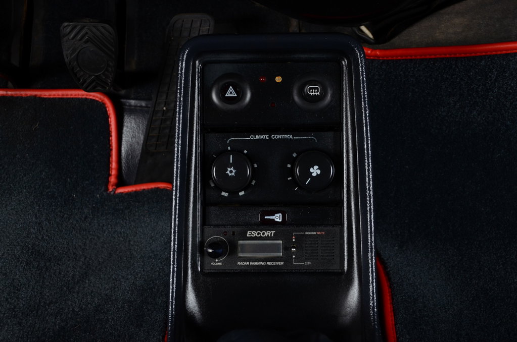 Porsche 911 Carrera 3.2 (US)