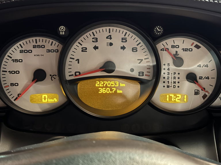 Porsche 996 Carrera 4