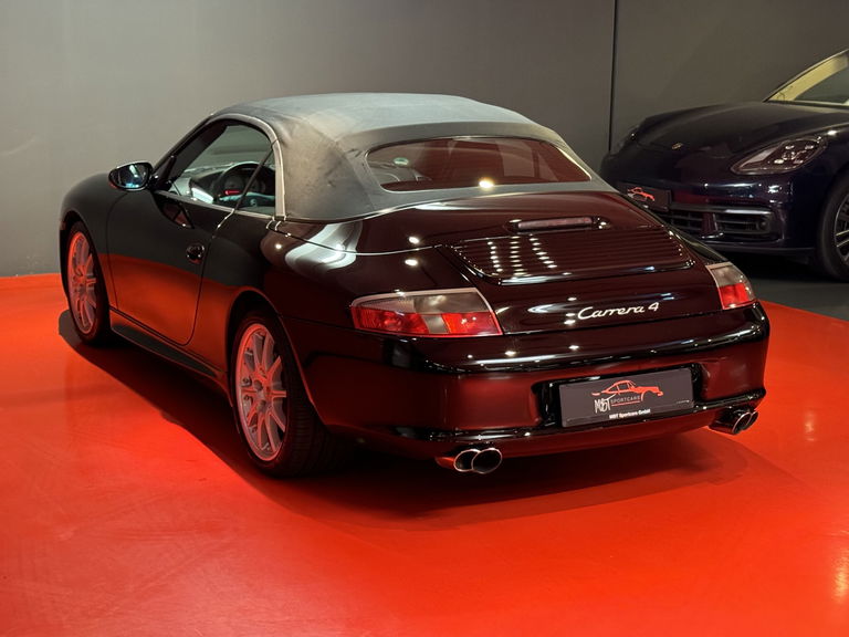 Porsche 996 Carrera 4
