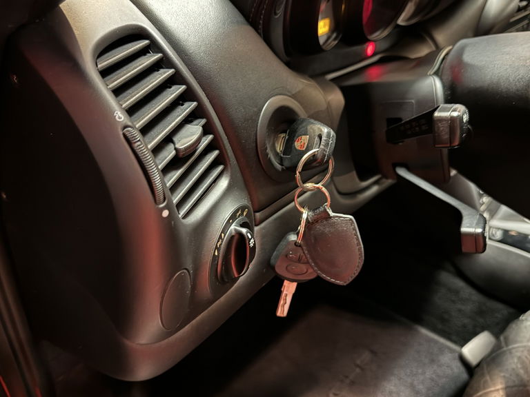 Porsche 996 Carrera 4