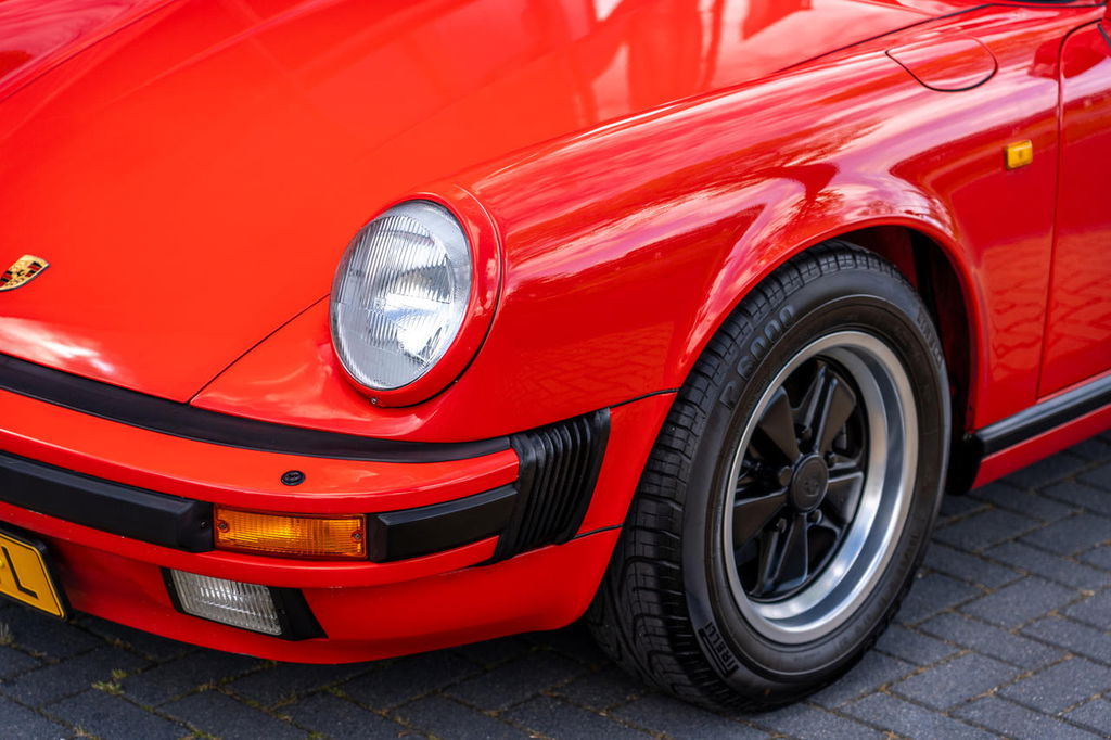 Porsche 911 Carrera 3.2