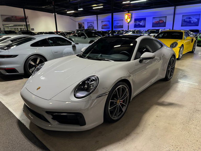 Porsche 992 Carrera 4S