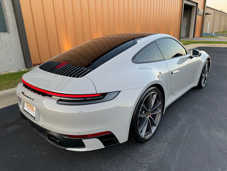 Porsche 992 Carrera 4S