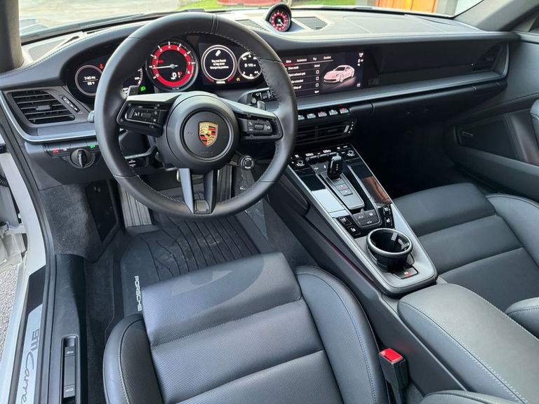 Porsche 992 Carrera 4S