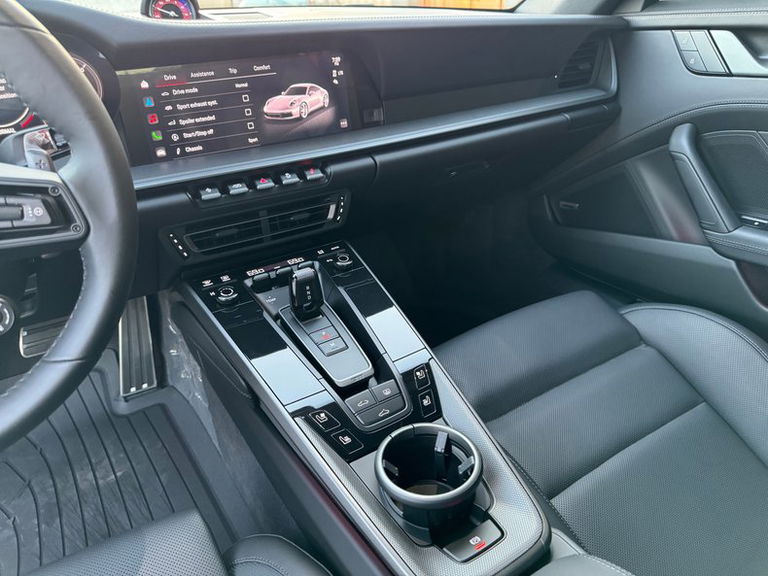 Porsche 992 Carrera 4S