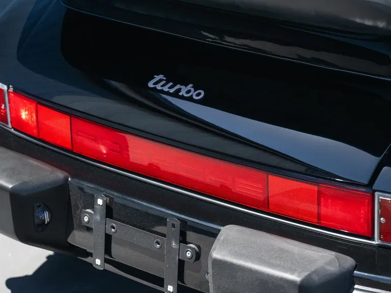 Porsche 911 Turbo 3.3 (US)