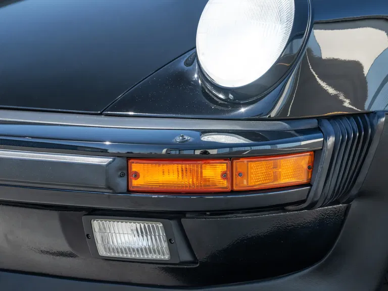 Porsche 911 Turbo 3.3 (US)