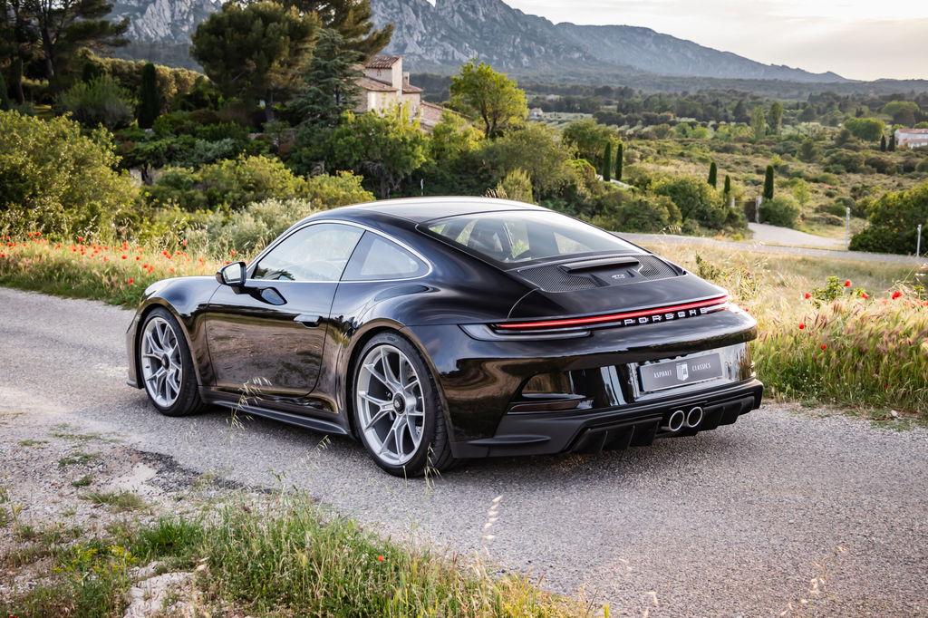 Porsche 992 GT3 Touring