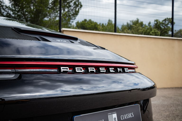 Porsche 992 GT3 Touring