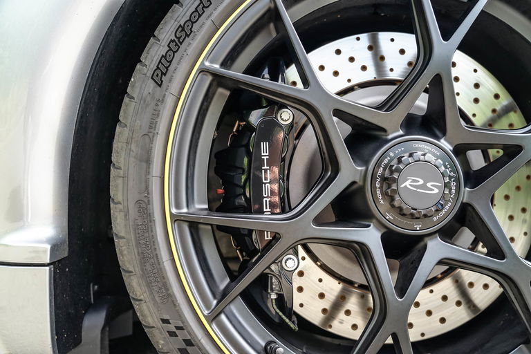 Porsche 718 Cayman GT4 RS