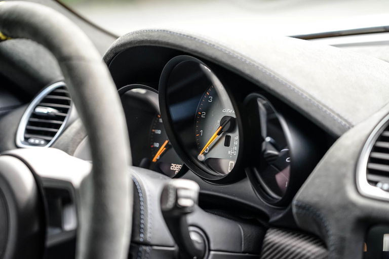 Porsche 718 Cayman GT4 RS