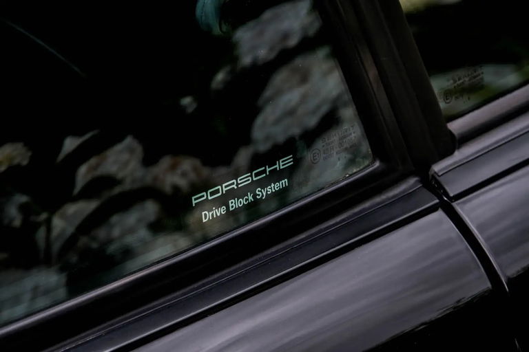 Porsche 993 Carrera 4S