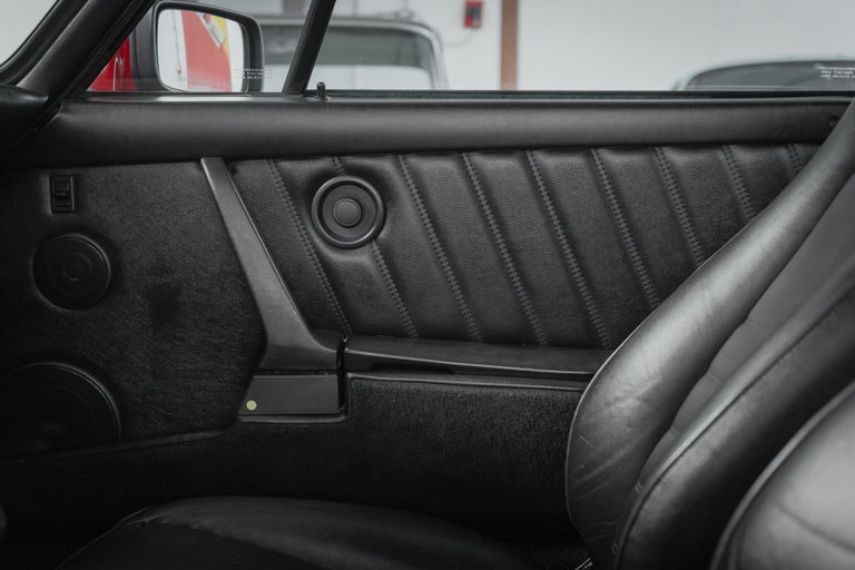 Porsche 911 Carrera 3.2 (KAT)