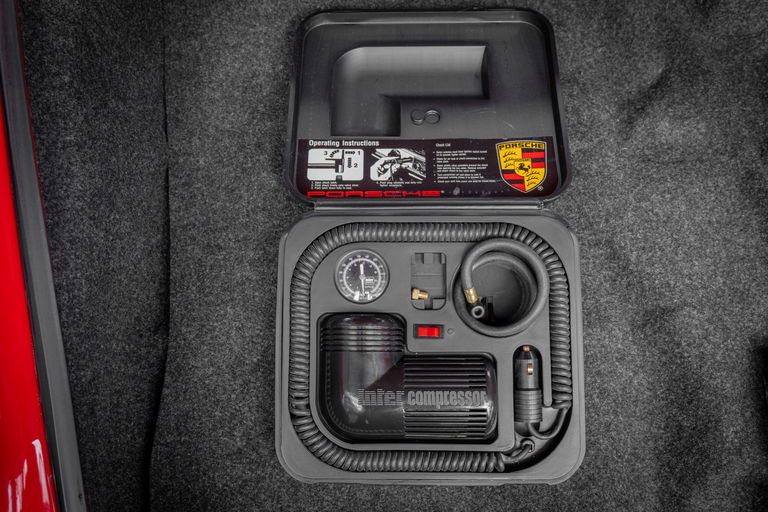 Porsche 911 Carrera 3.2 (KAT)