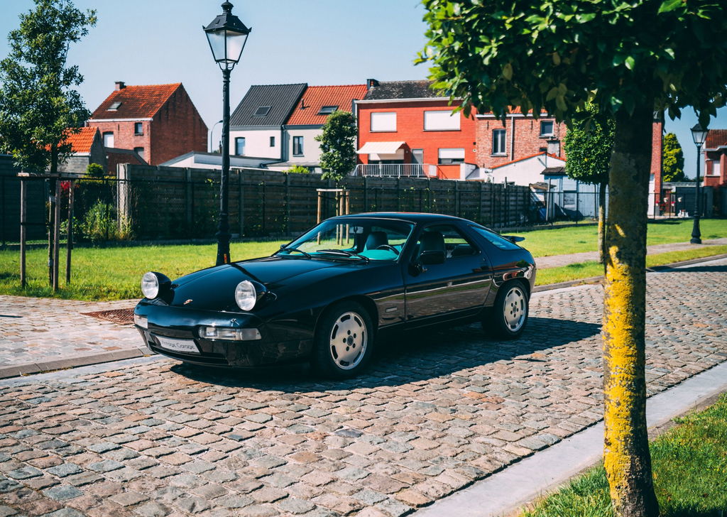 Porsche 928 S4