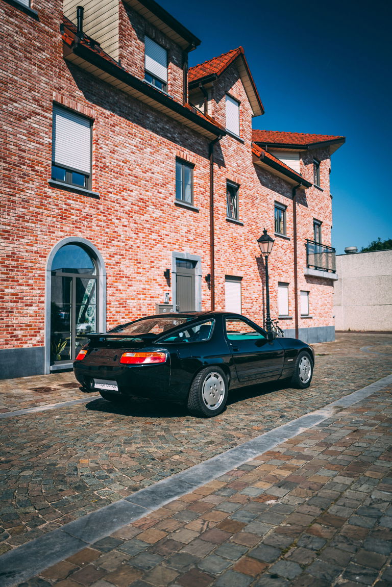Porsche 928 S4