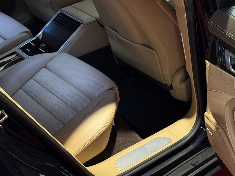 Porsche Panamera 4 E-Hybrid