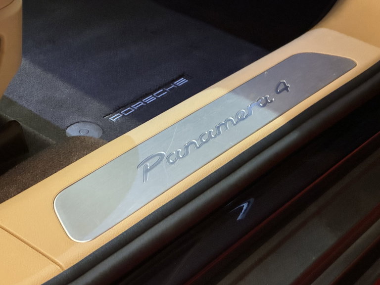 Porsche Panamera 4 E-Hybrid