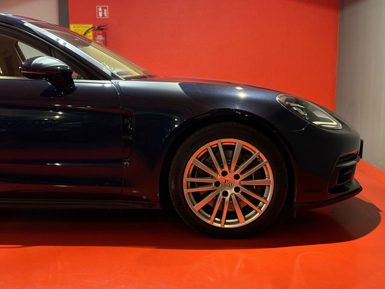 Porsche Panamera 4 E-Hybrid