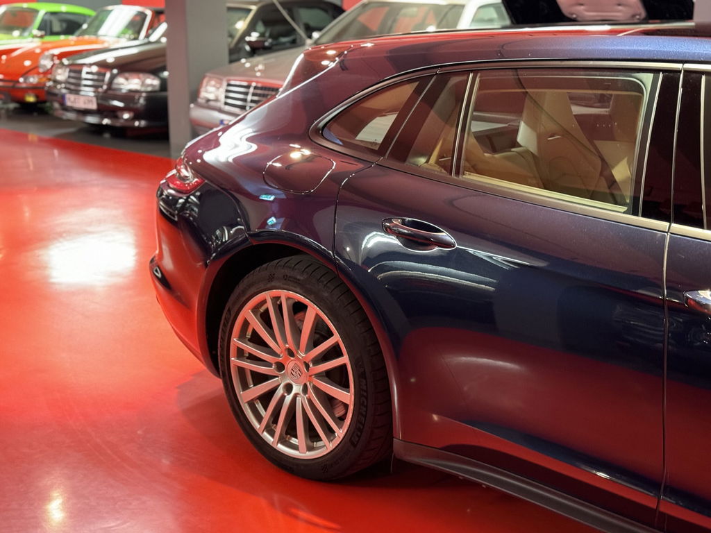 Porsche Panamera 4 E-Hybrid