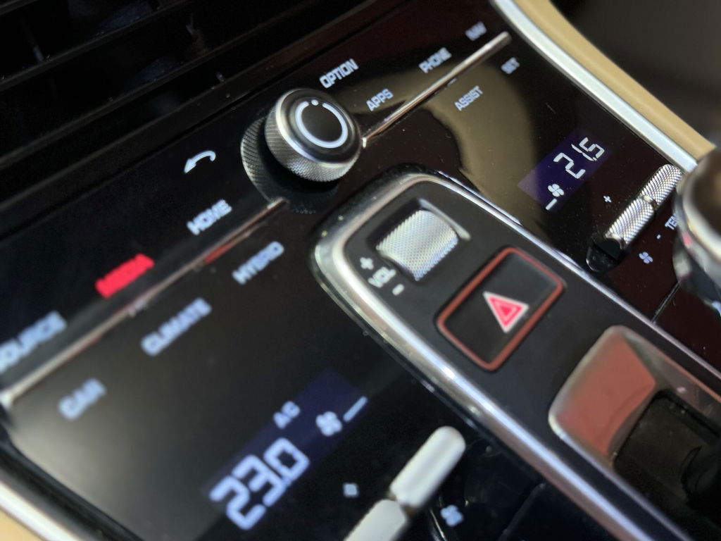 Porsche Panamera 4 E-Hybrid