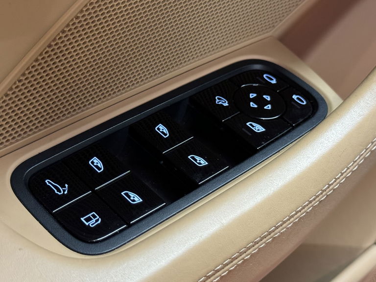 Porsche Panamera 4 E-Hybrid