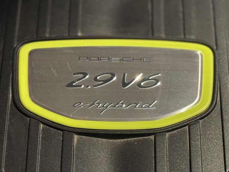 Porsche Panamera 4 E-Hybrid