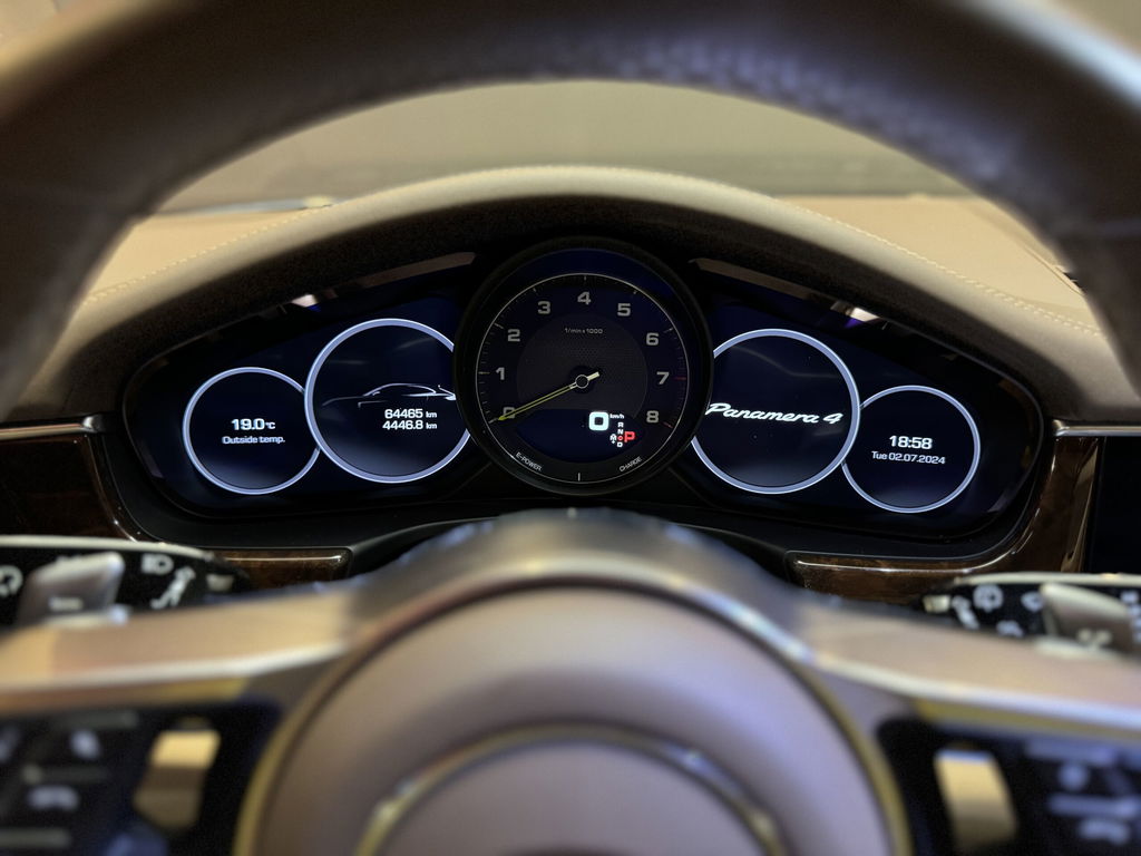 Porsche Panamera 4 E-Hybrid