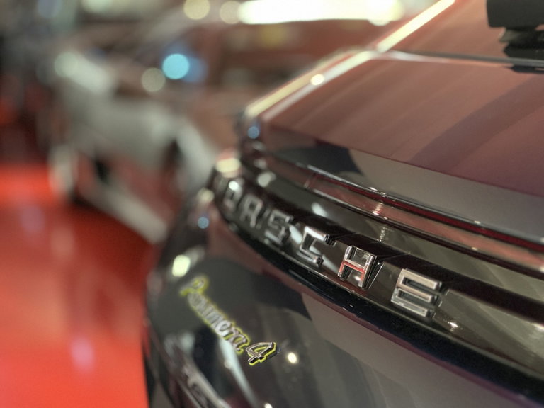 Porsche Panamera 4 E-Hybrid