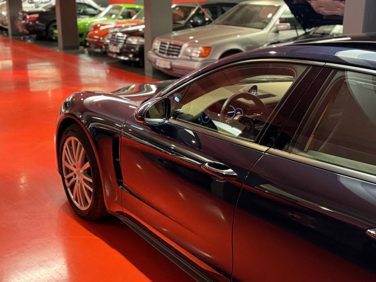 Porsche Panamera 4 E-Hybrid