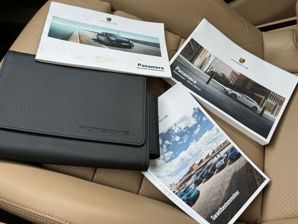 Porsche Panamera 4 E-Hybrid